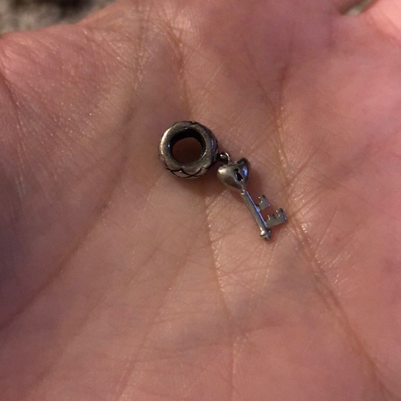 Heart key dangle sterling silver charm - Picture 3 of 4